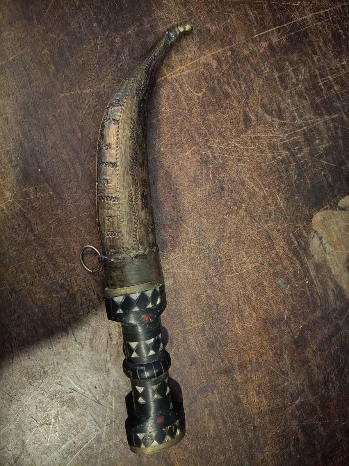 Punhal curvo tipo Koummya (estilo marroquino), peça decorativa/etnográfica